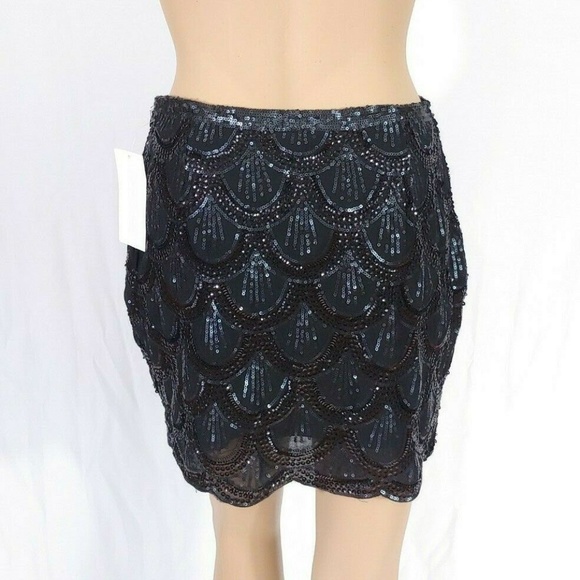 NWT Tobi Black Scalloped Sequin Mini Skirt - Picture 6 of 7